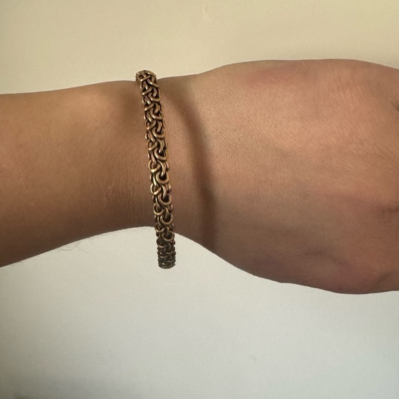 Gold toned snap on costume bracelet - Picture 1 of 6